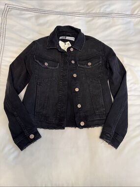 Zara Black Cropped Denim Jacket with Raw Hem